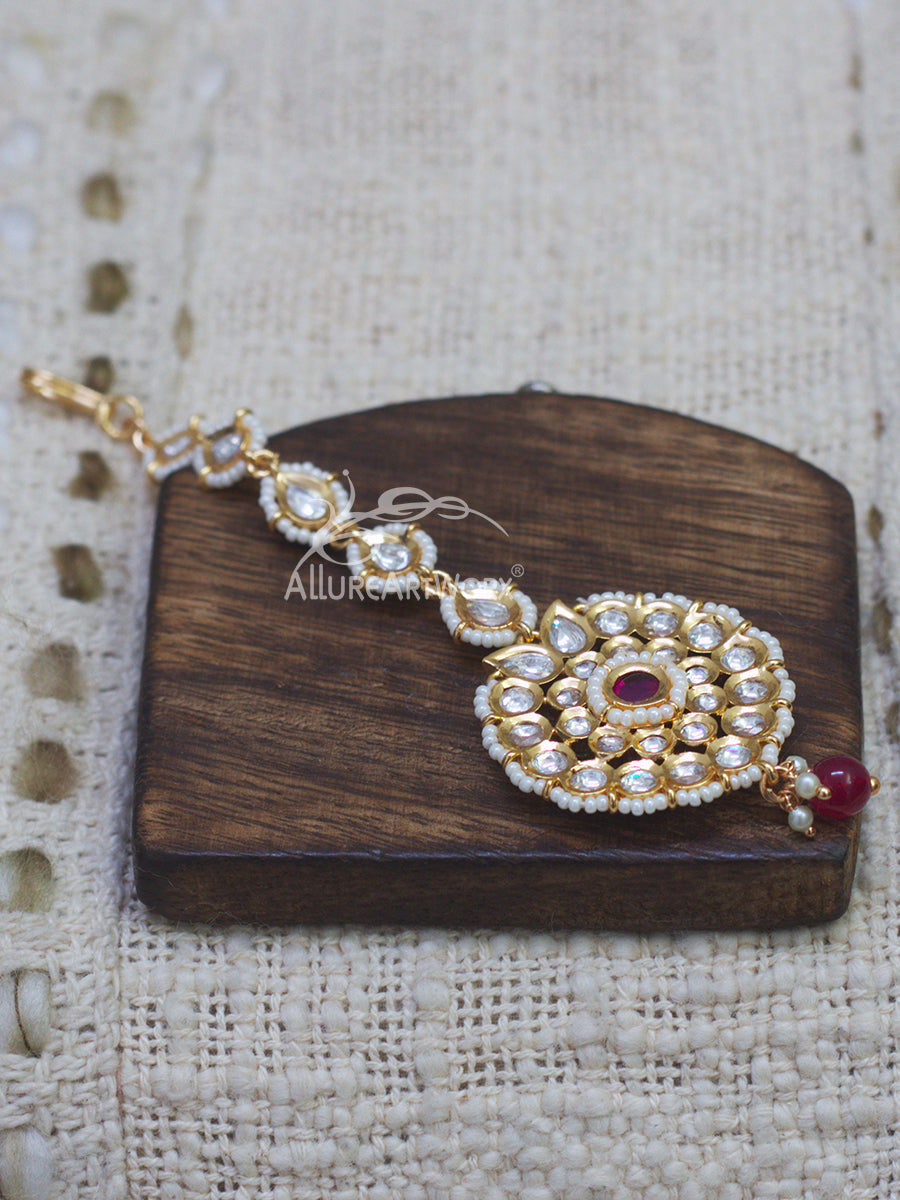 Kundan Maangtika